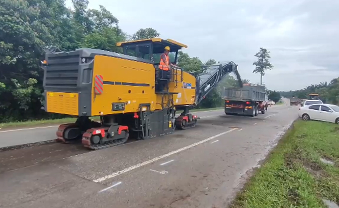 徐工成套道路機械油面施工，這次在馬來西亞！