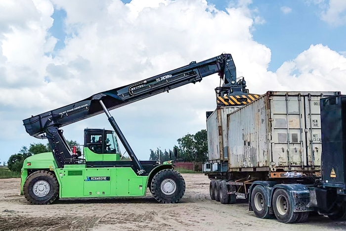 “回頭客”之選！徐工綠色先鋒深耕華南區(qū)域自貿(mào)港