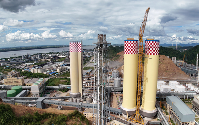 刷新紀(jì)錄！徐工 XGL3300-220S動臂塔機(jī)化工吊裝顯神威