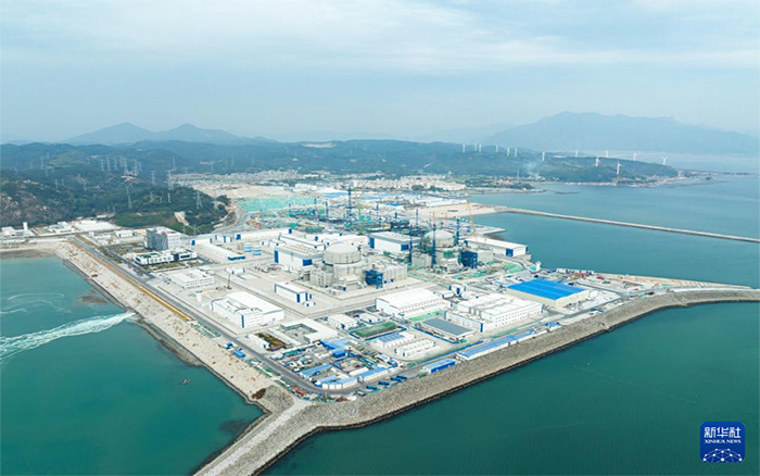 徐工塔機(jī)換新裝，孔雀藍(lán)助建核電項目