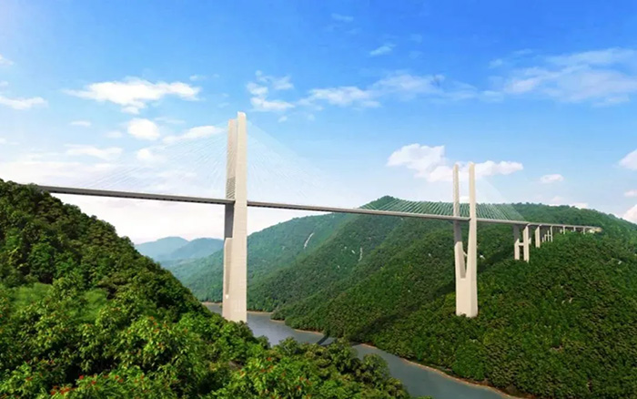 飛虹再起，徐工塔機(jī)助建黔東南第一高橋