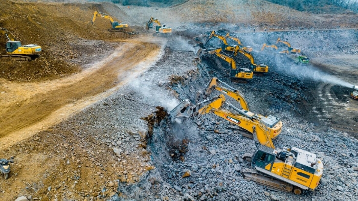 徐工金打出組合拳，硬巖場平施工效率倍增