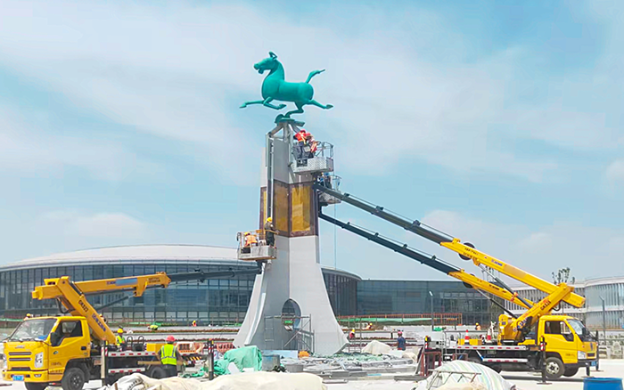 西北樞紐迎高峰！ 蘭州中川機(jī)場(chǎng)高空建設(shè)“顏值功臣”是徐工