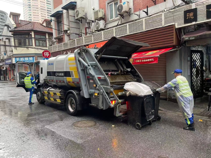 南京東路人流如織垃圾多？徐工XGH5120ZYSXBEV：輕松搞定！