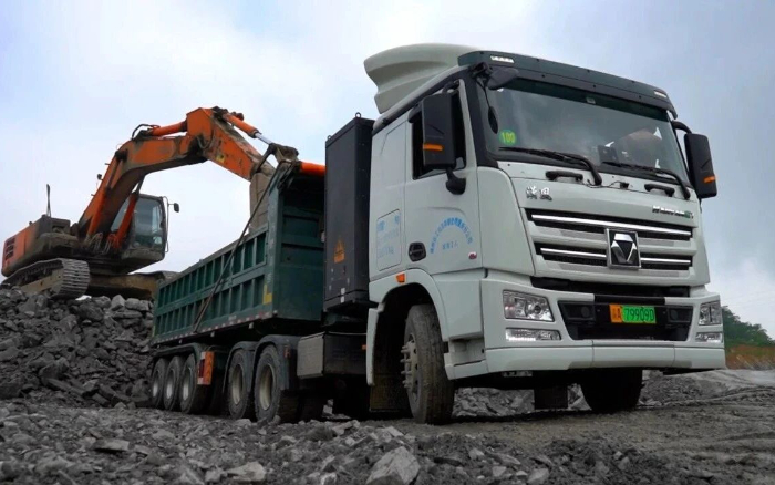 三次都選TA！徐工純電動牽引車助力西南砂石料運(yùn)輸！