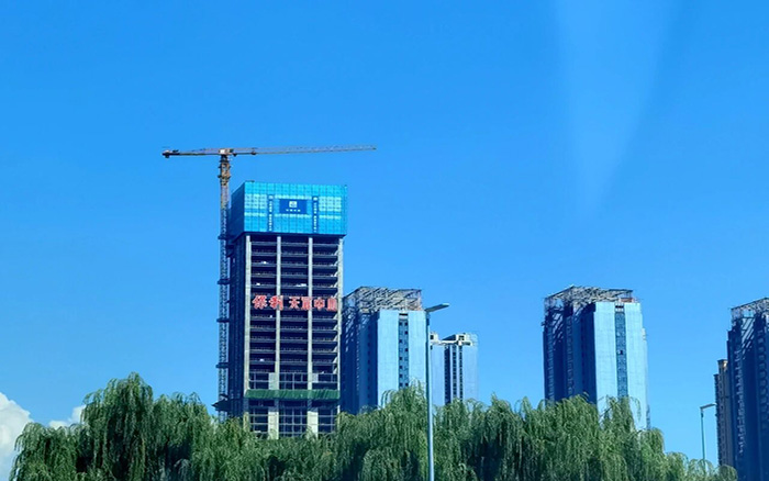 直沖天際  徐工塔機(jī)助建蘭州超高層項目