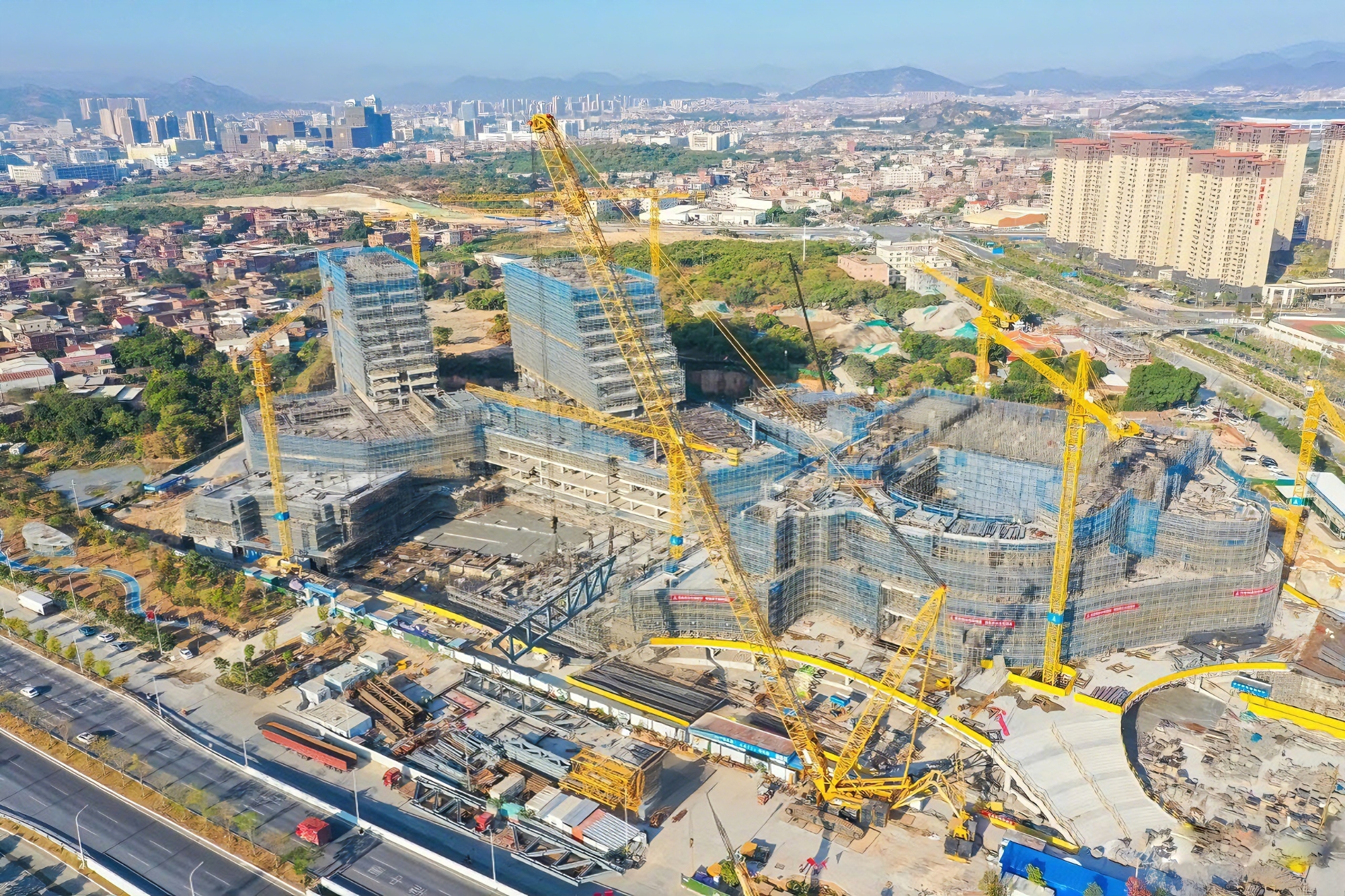 沒人敢接的 “燙手山芋”！三重考驗下，這臺千噸級的表現(xiàn)太頂了